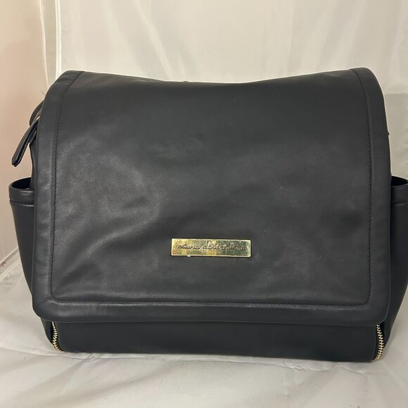 Petunia Pickle Bottom Black Vegan Leather Backpack Floral Lining Changing Pad - Picture 4 of 11